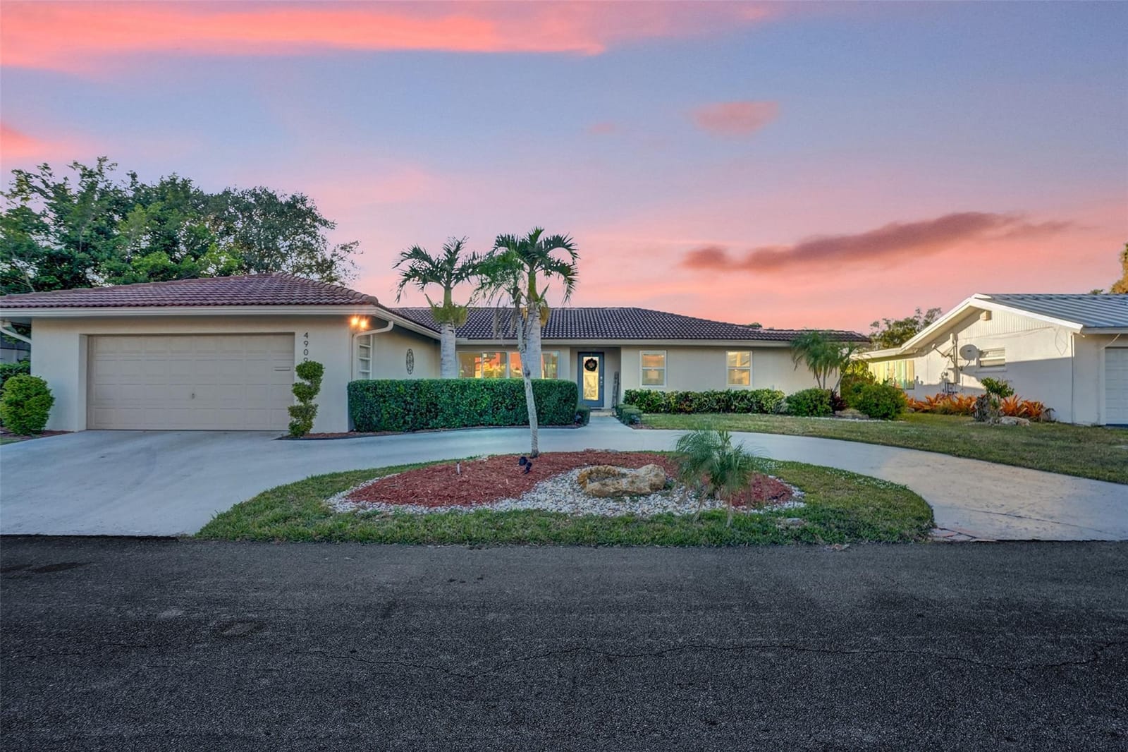 4909 N Travelers Palm Lane, Tamarac, FL 33319