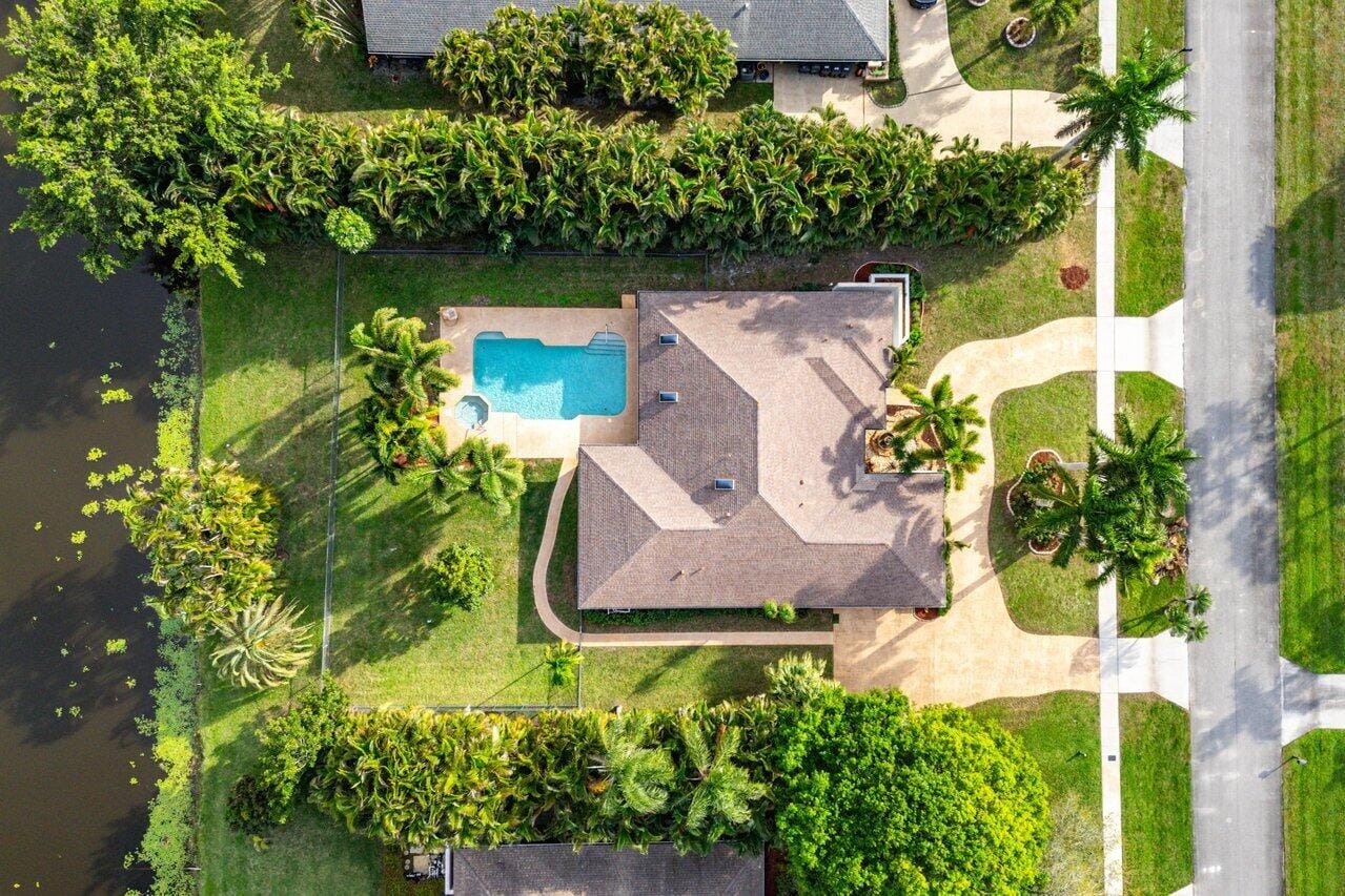 1400 Wood Row Way, Wellington, FL 33414