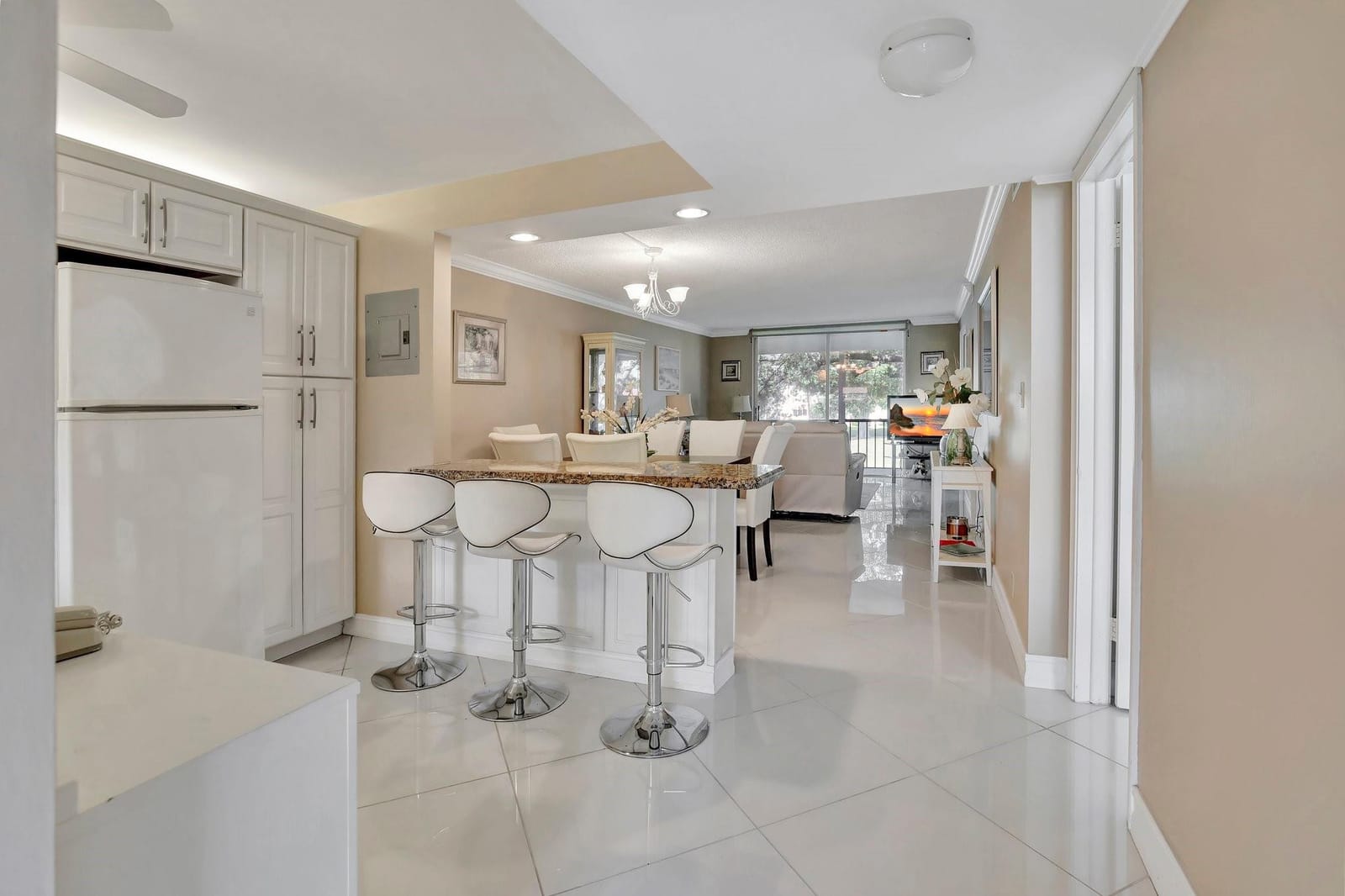 8930 S Hollybrook Boulevard 201 — photo 3