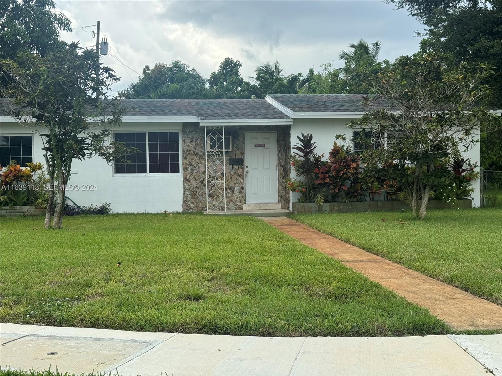 798 NW 179th Street, Miami Gardens, FL 33169