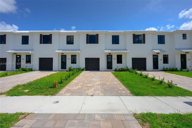 874 SW 1st Street, sold in Palm Ave Heights, Florida City, FL