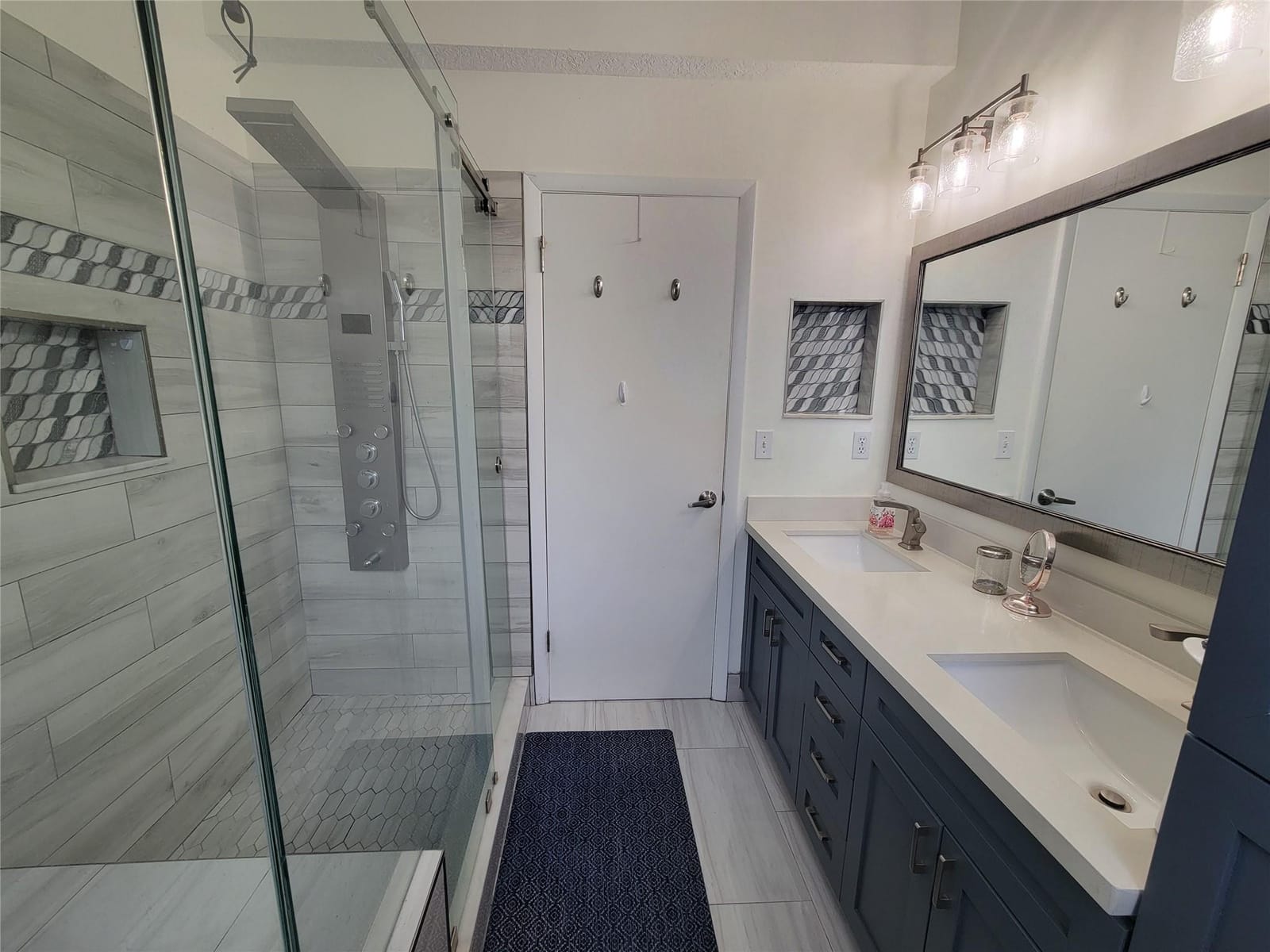 614 Trafalgar Court — photo 11