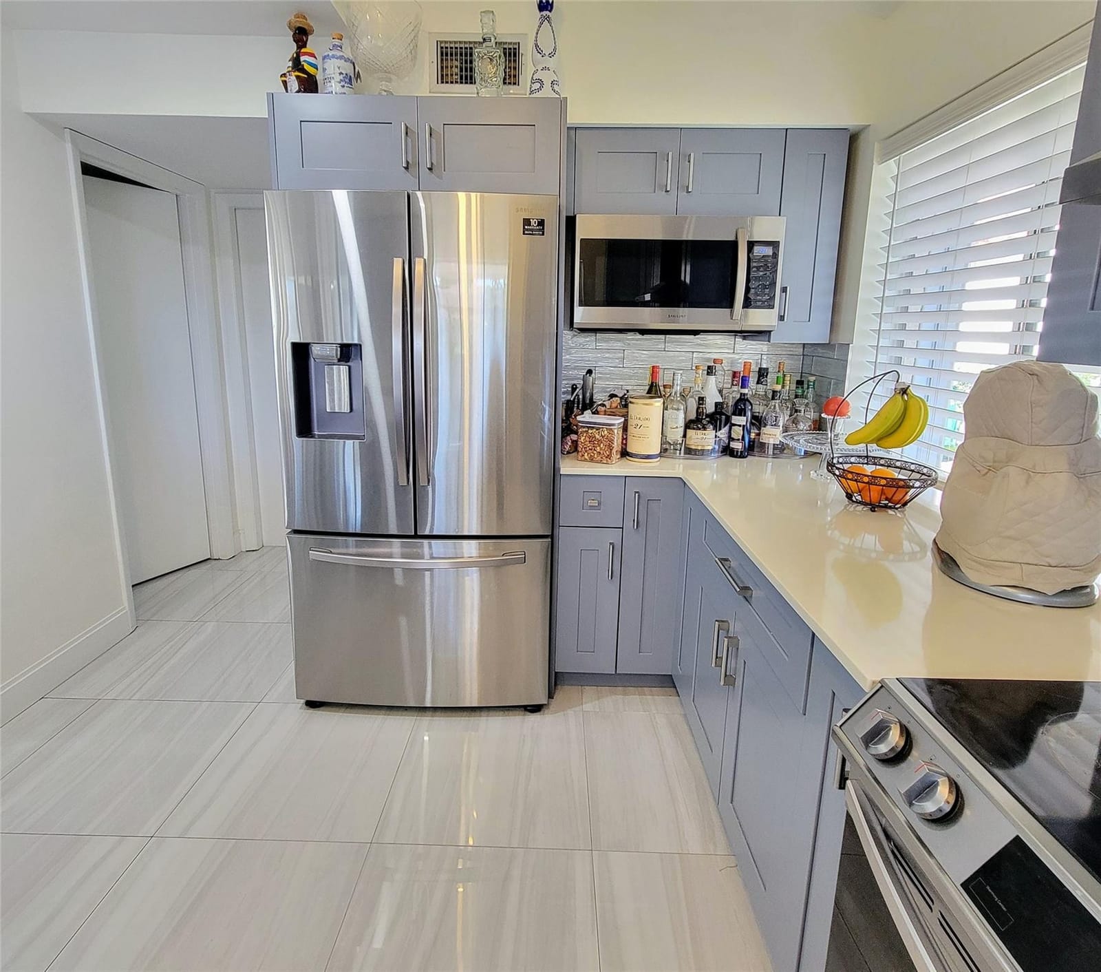 614 Trafalgar Court — photo 3