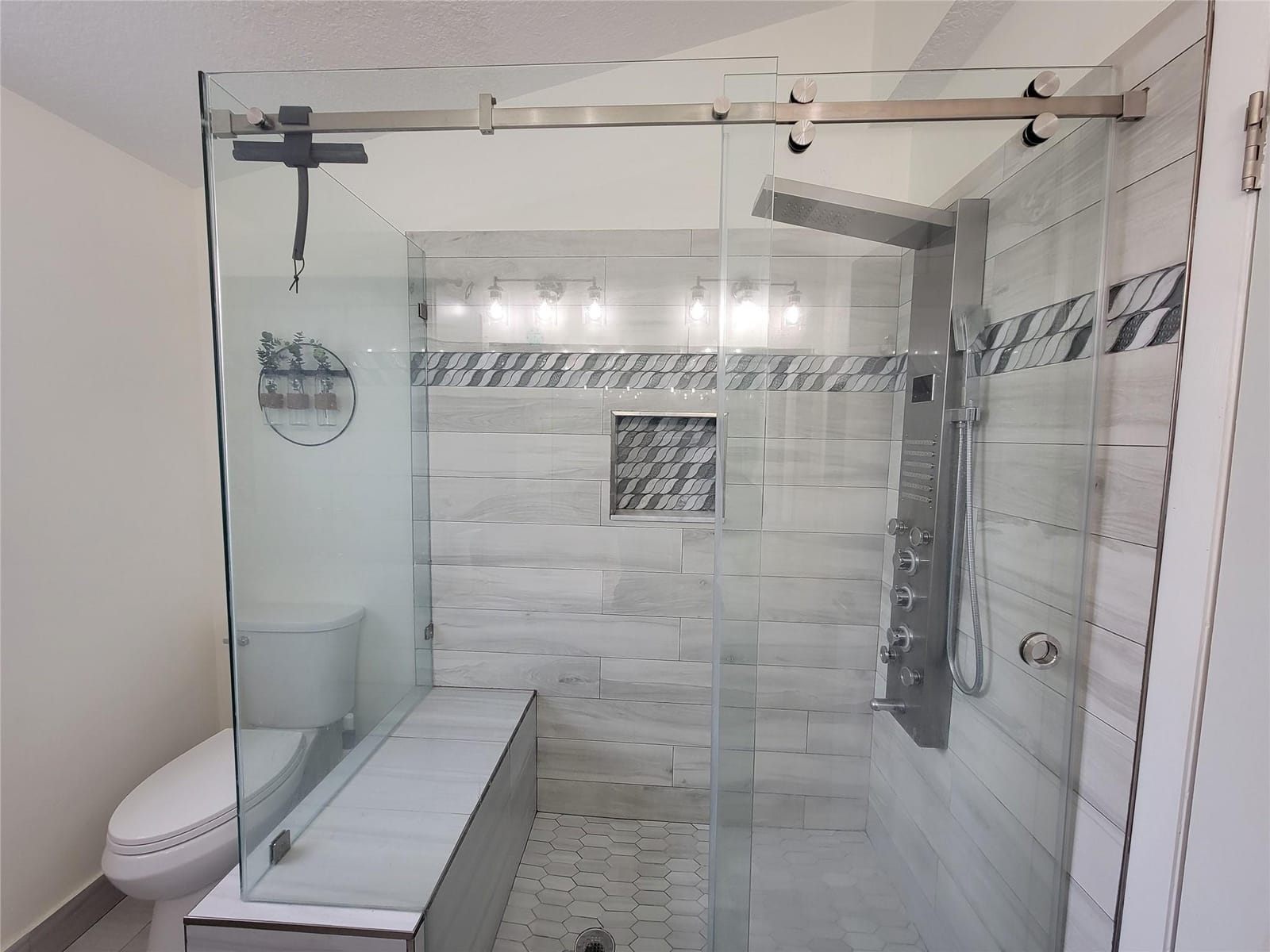 614 Trafalgar Court — photo 10
