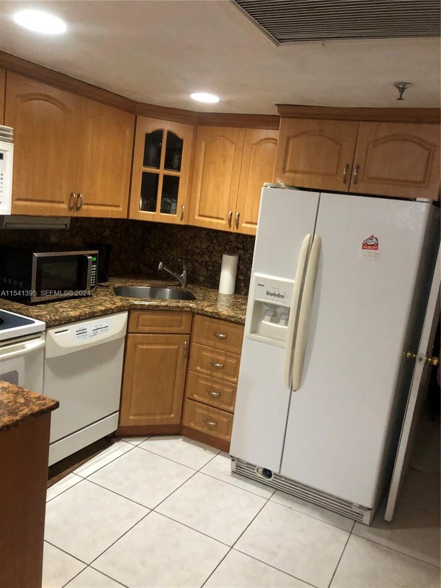 5445 Collins Avenue TH-7 — photo 8