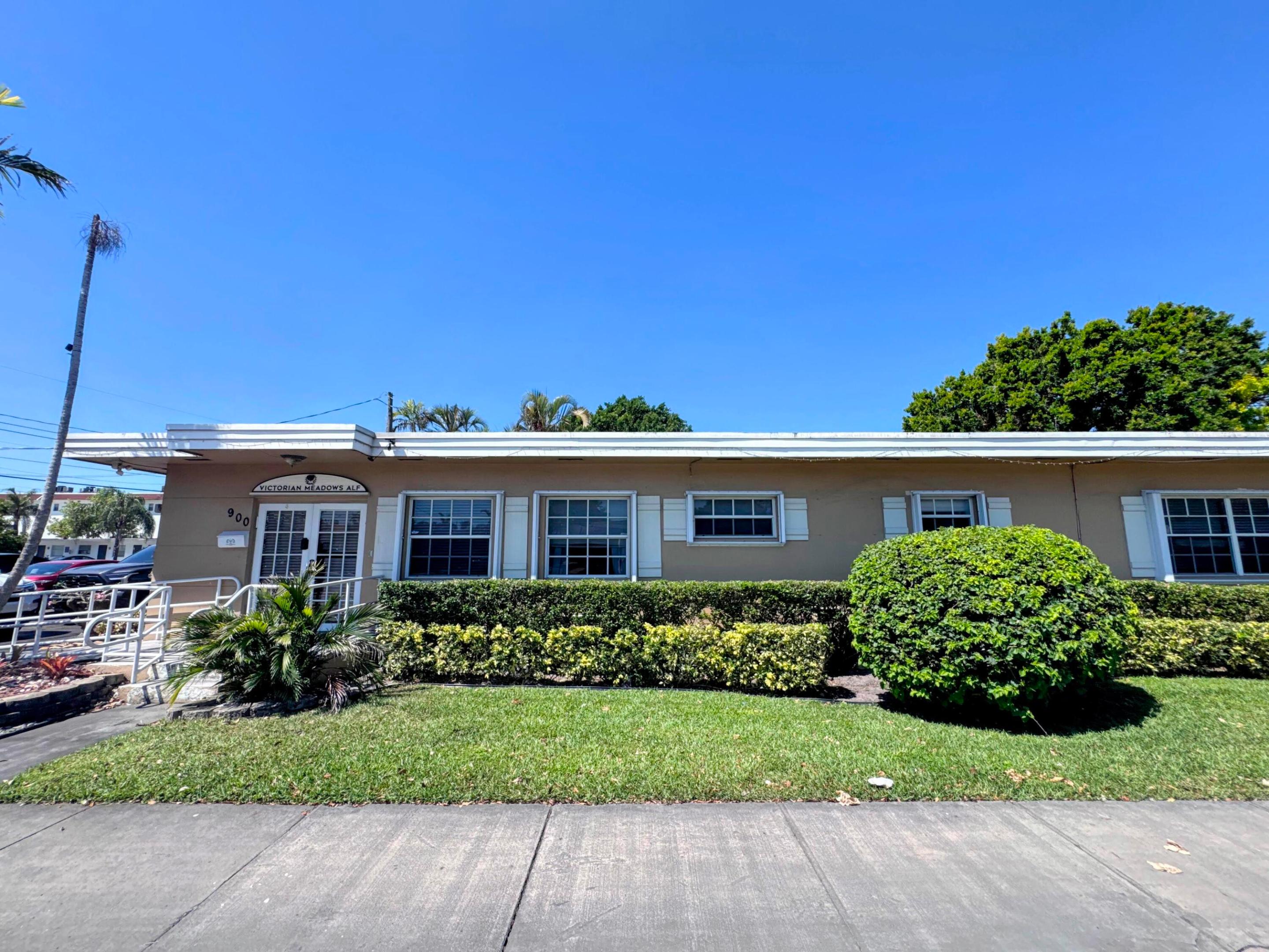 900 N 24th Avenue, Hollywood, FL 33020, Hollywood
