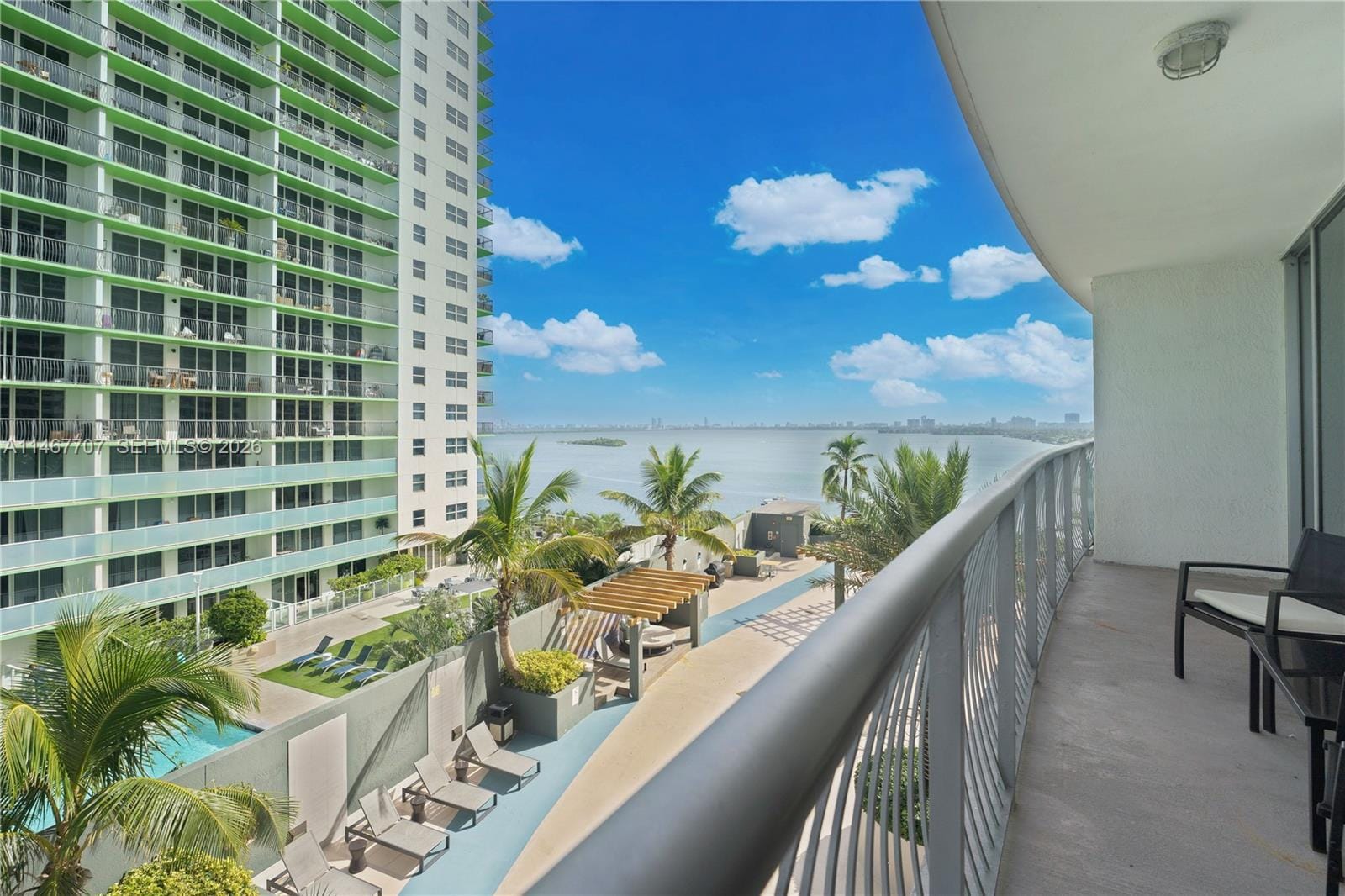 1750 N Bayshore Drive 1405 — photo 3