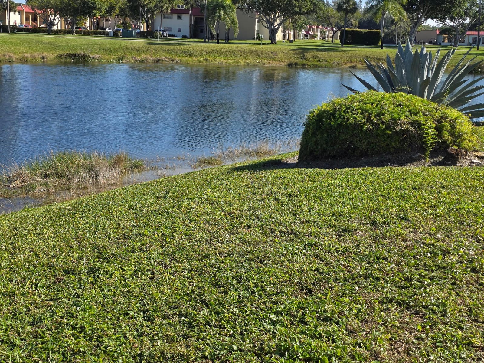 121 Lake Gloria Drive — photo 2