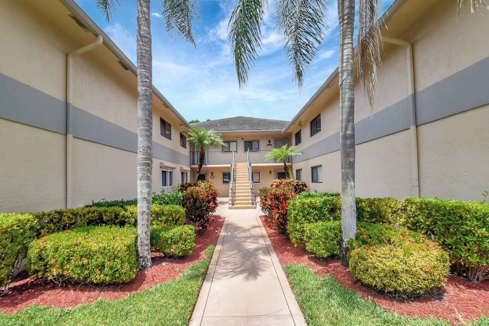 15378 Lakes Of Delray Blvd Boulevard 28, Delray Beach, FL 33484