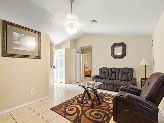 4835 32nd Avenue, Vero Beach, FL 32967