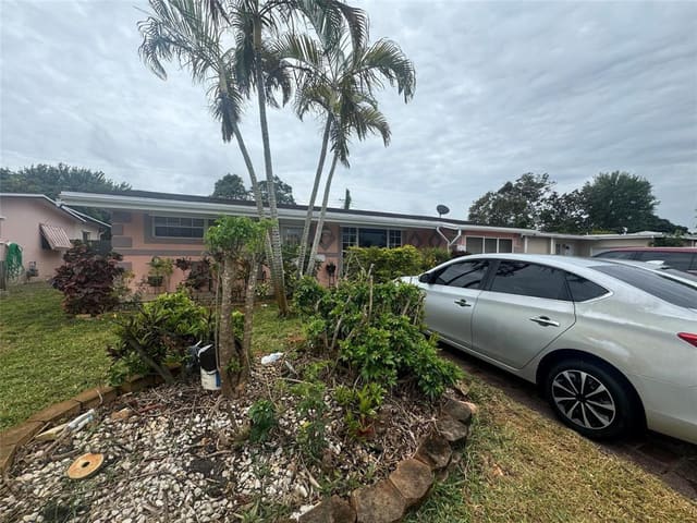 6600 NW 25th Court, Sunrise, FL 33313
