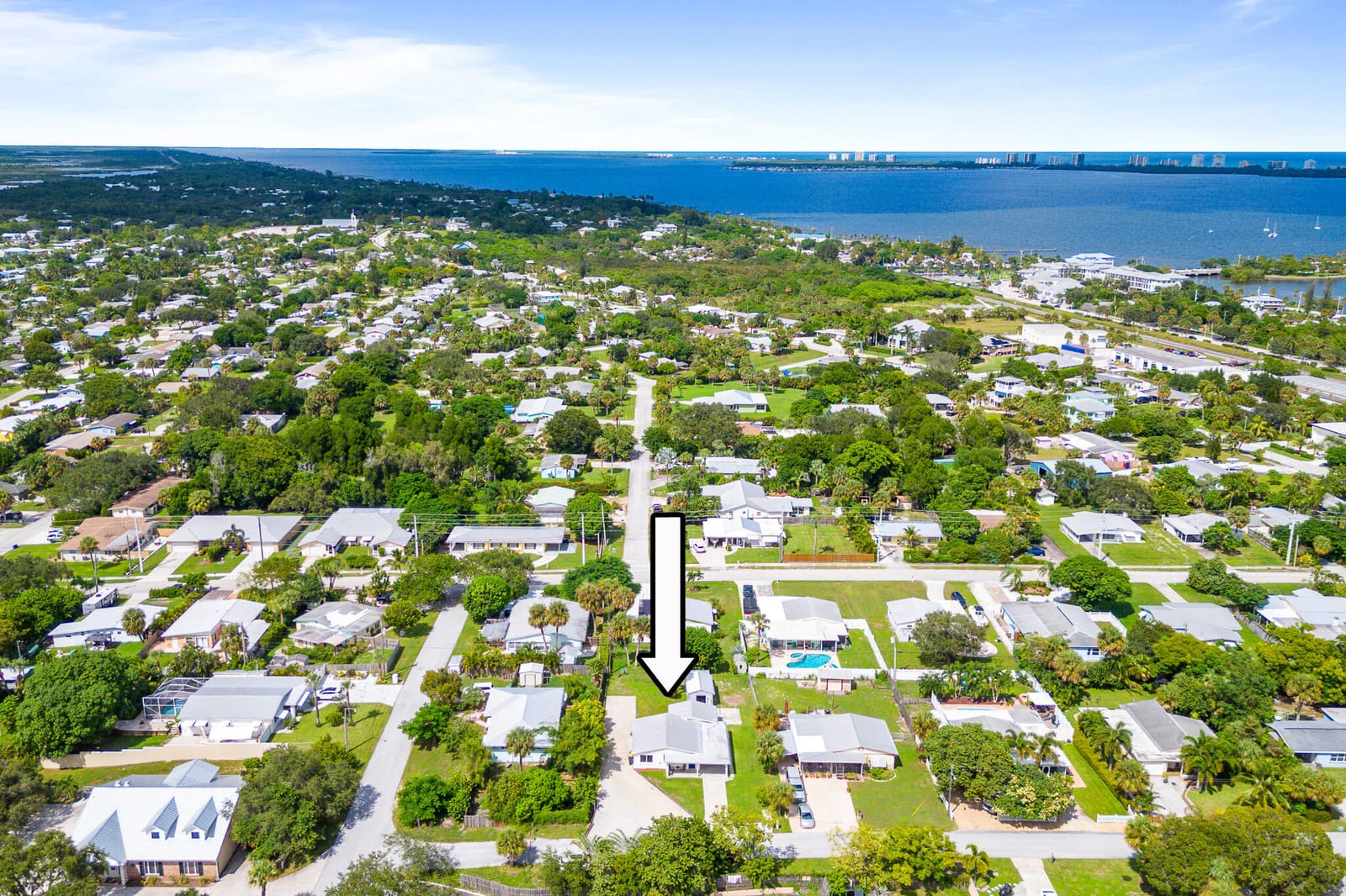 1593 NE Orion Street — photo 4