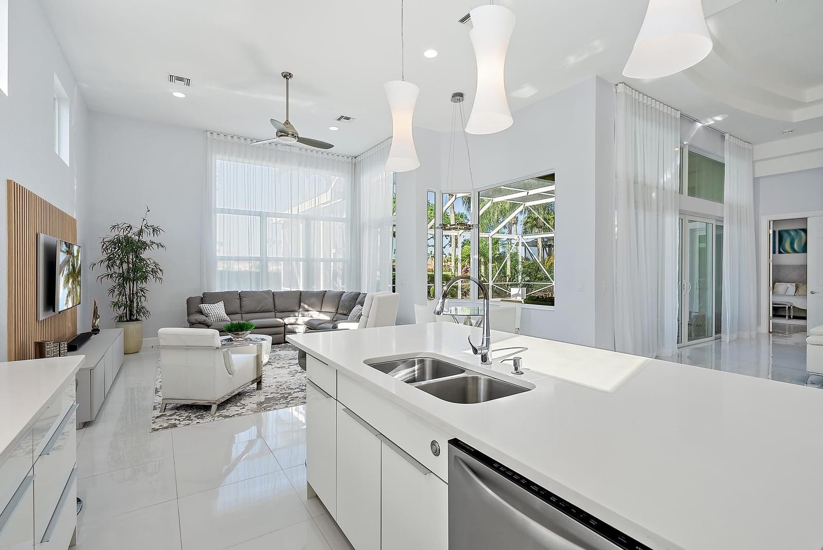 8988 Lakes Boulevard, West Palm Beach, FL 33412 photo 20