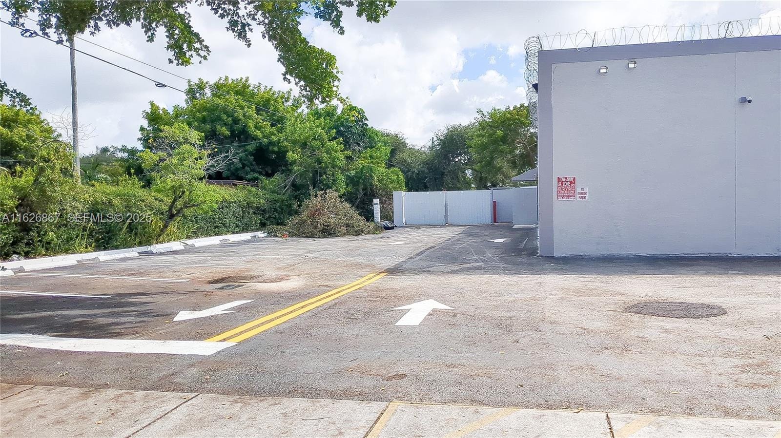 16525 NW 27th Avenue — photo 4