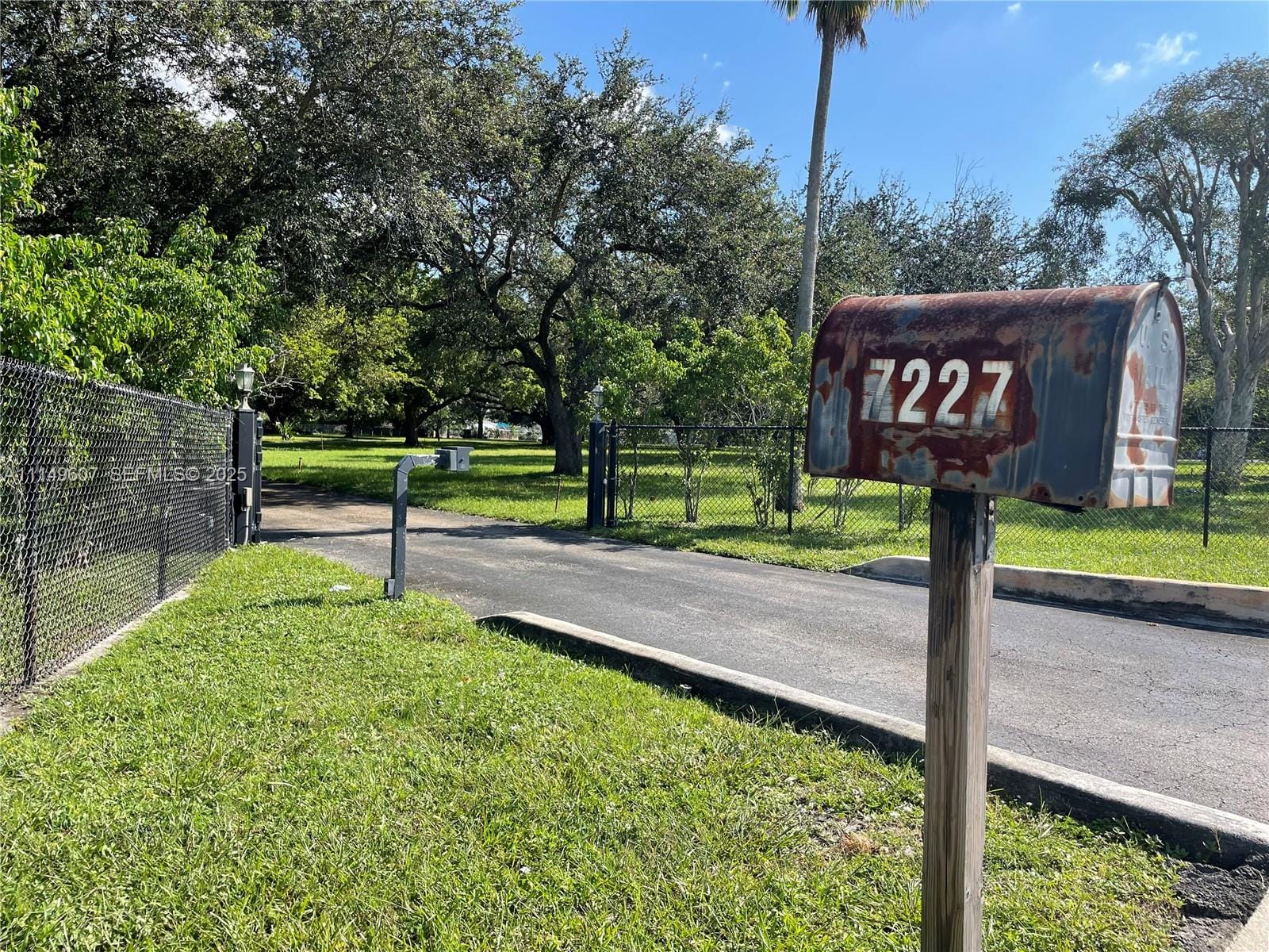 7227 Taft Street, Pembroke Pines, FL 33024 photo 3