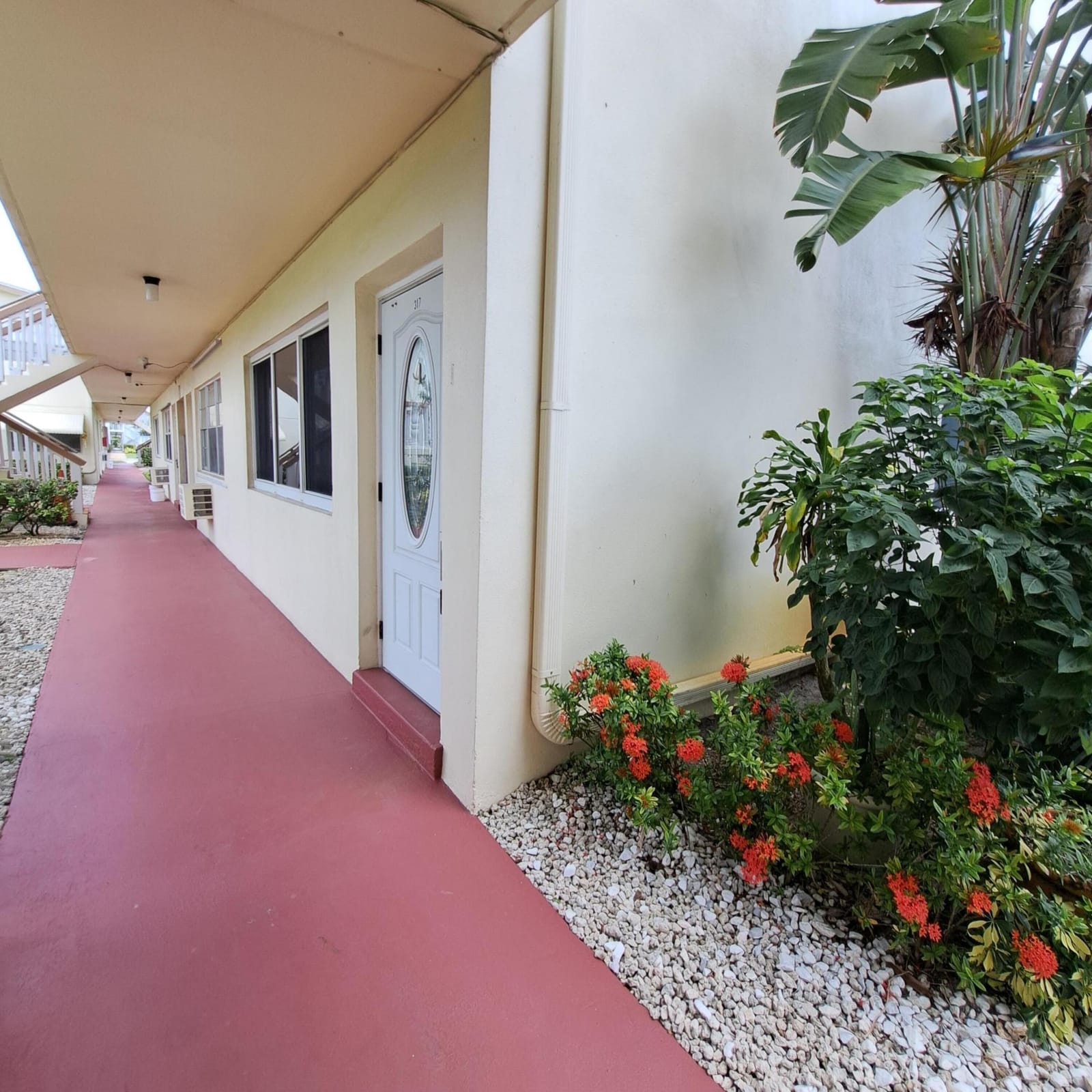 317 Norwich N, West Palm Beach, FL 33417 photo 2