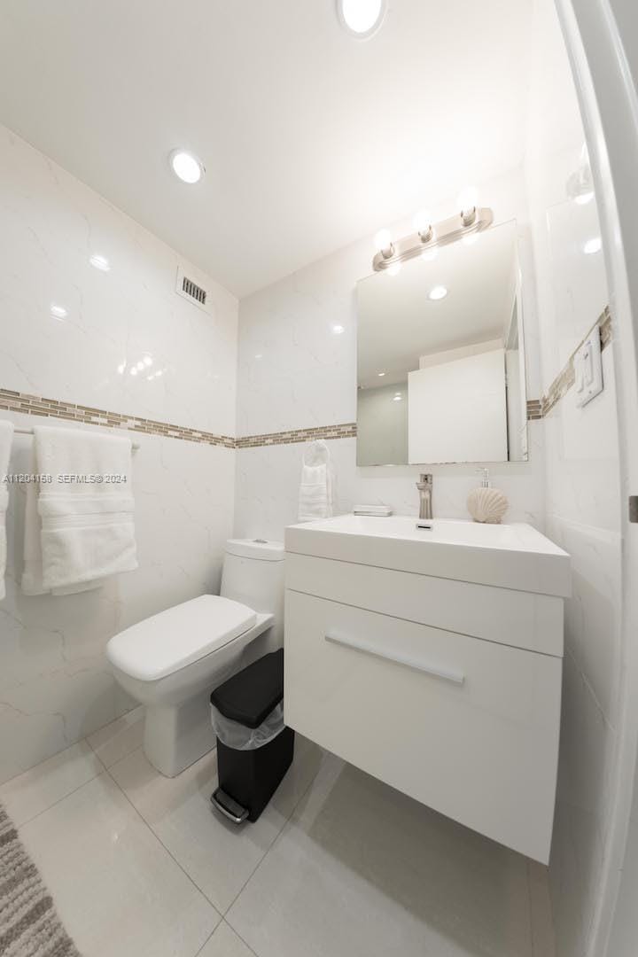 5601 Collins Avenue 1603, Miami Beach, FL 33140 photo 12