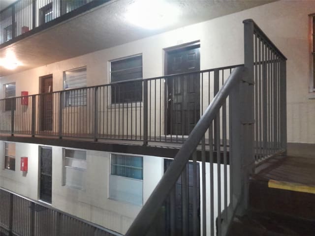 3321 NW 47th Terrace 335, Lauderdale Lakes, FL 33319