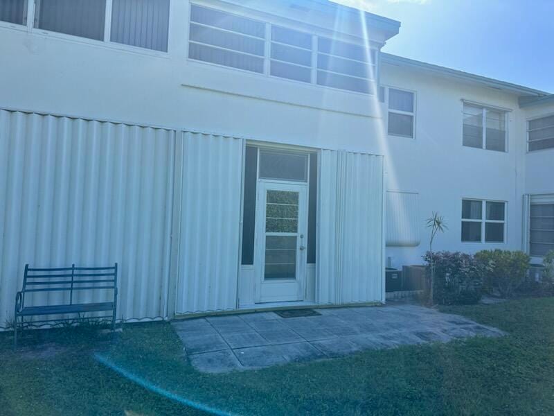 1117 Lake Terrace 105 — photo 3