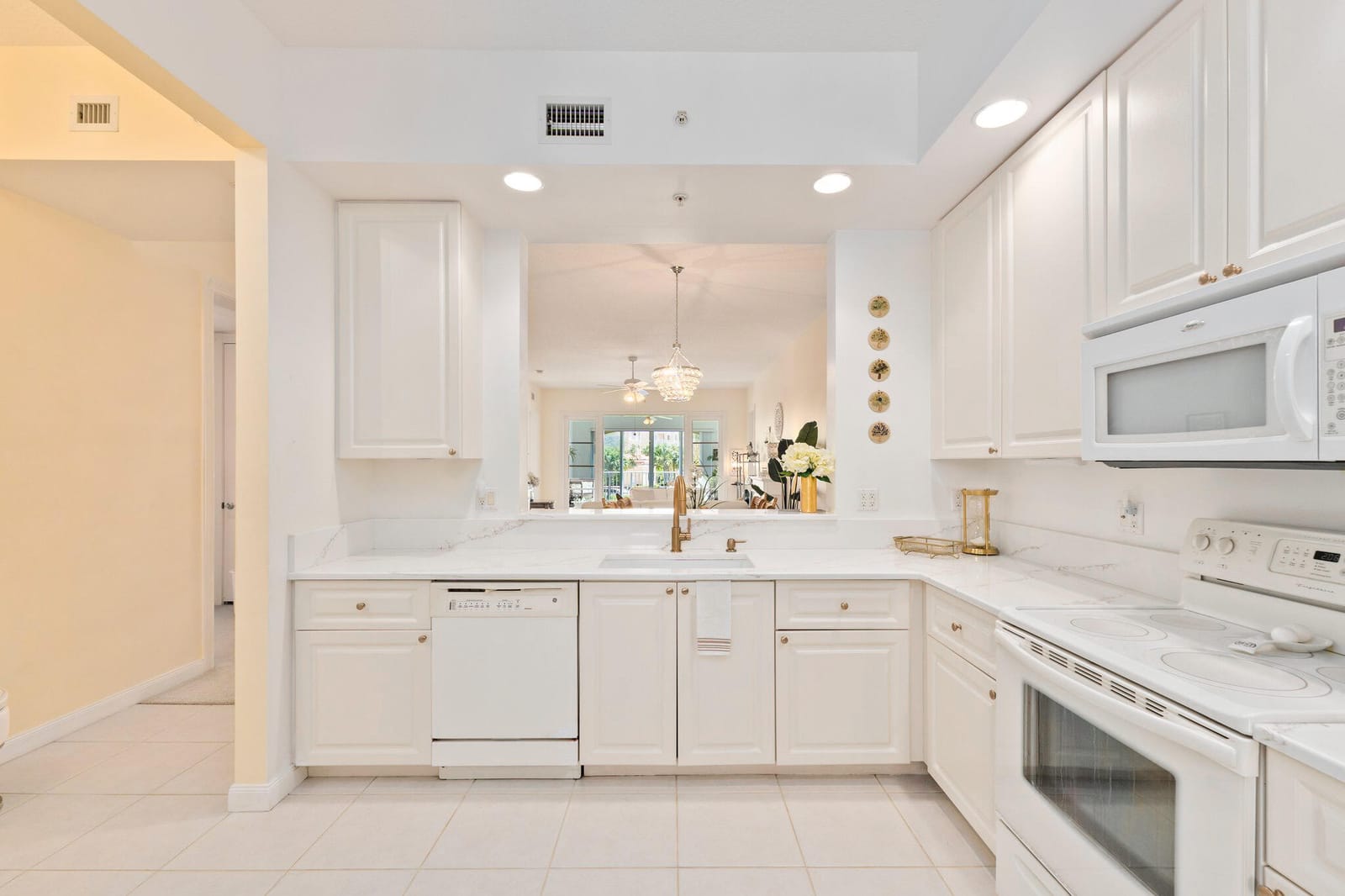 5 Harbour Isle Drive 203 — photo 3