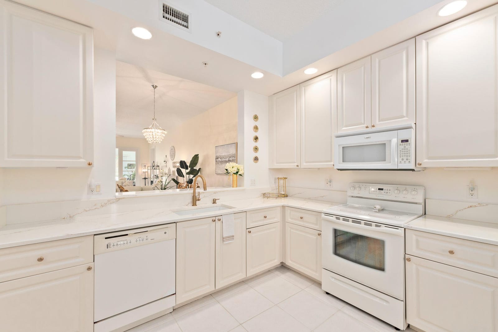 5 Harbour Isle Drive 203 — photo 4