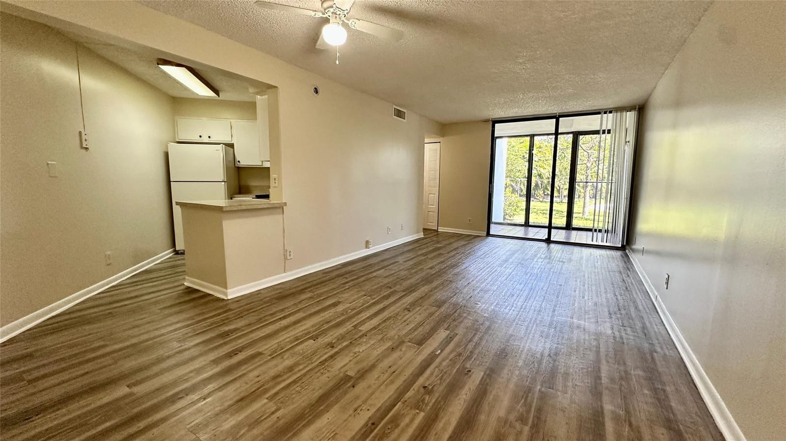 211 Lake Pointe Drive 110, Oakland Park, FL 33309