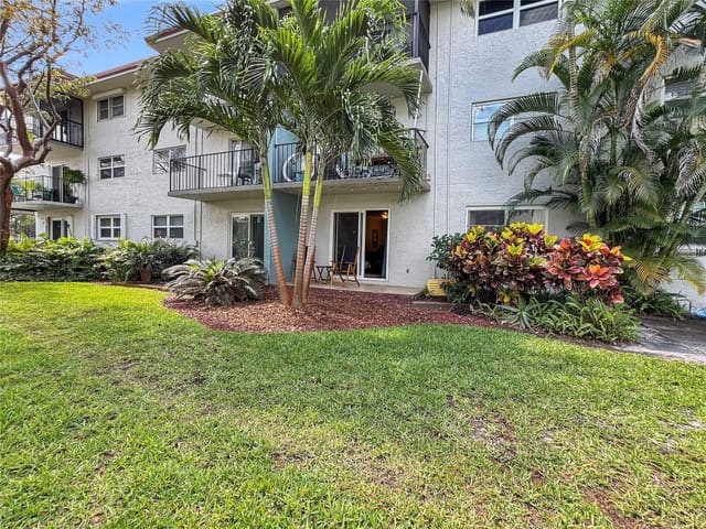 333 NW 17th Court 103B, sold in Hidden Harbor Condominium, Fort Lauderdale, FL