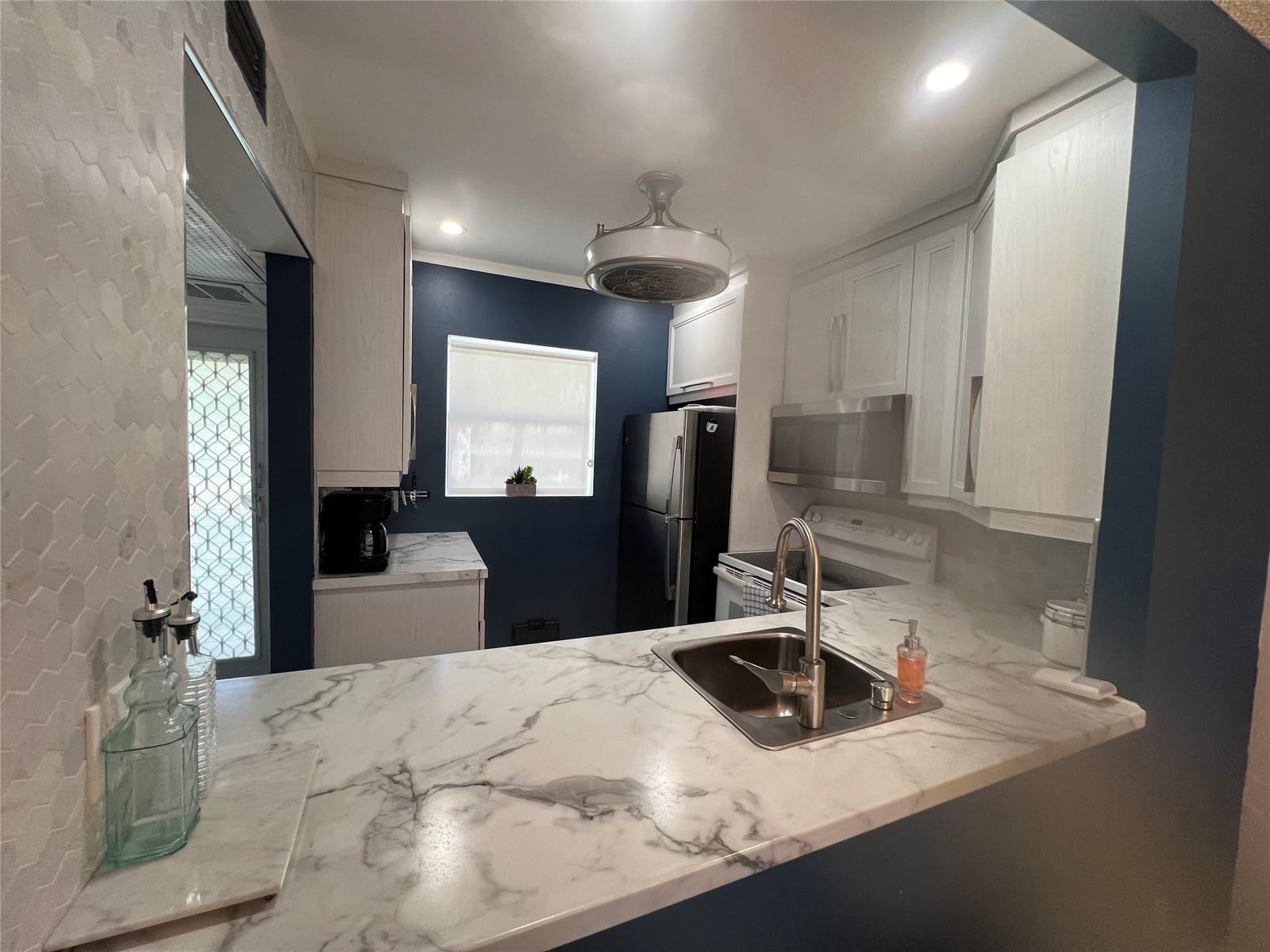 3505 NW 48th Avenue 507, Lauderdale Lakes, FL 33319