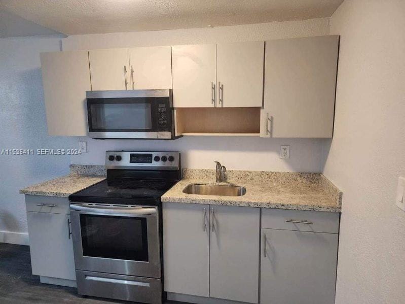 421 NW 12th Street, Florida City, FL 33034 photo 4