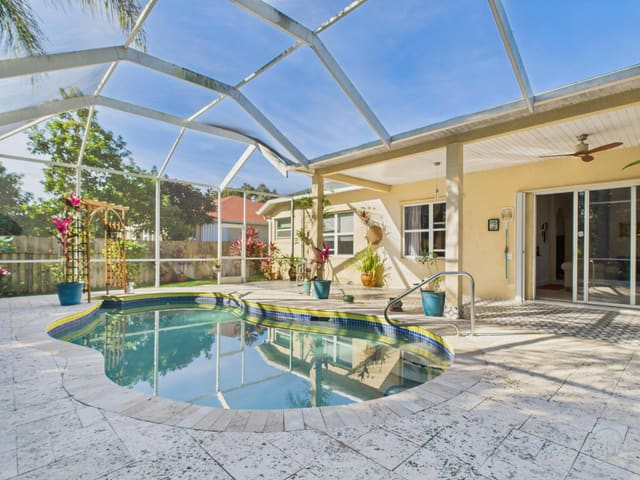 4935 47th Place, sold in Lindsey Lanes, Vero Beach, FL