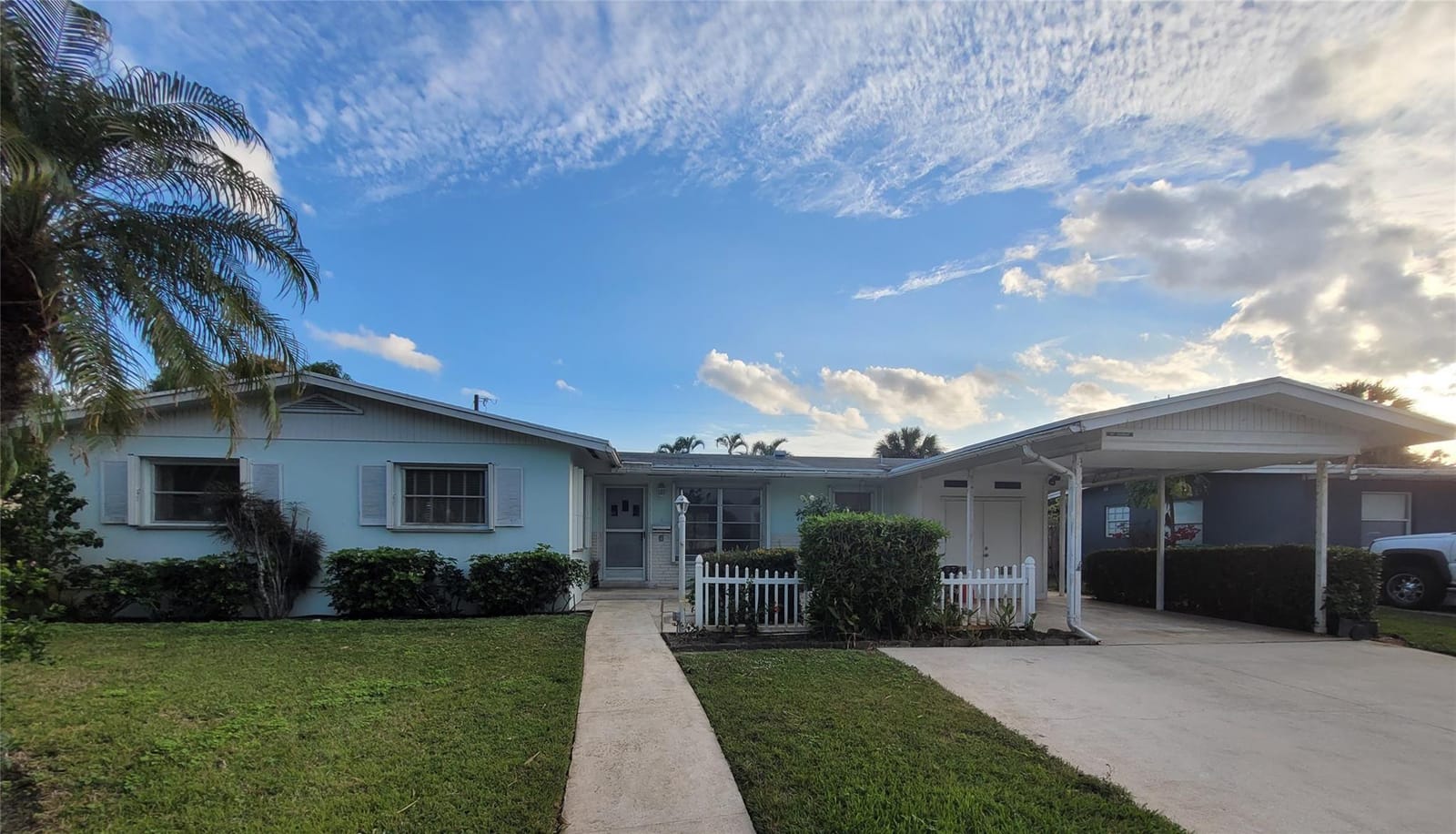 305 Riverdale Road, Palm Springs, FL 33461