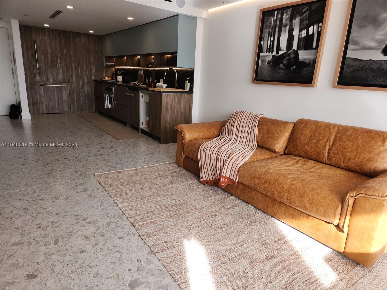 2555 Collins Avenue 306 — photo 4