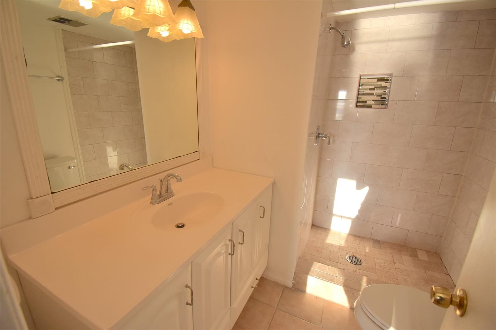 3051 Sunrise Lakes Drive 311 — photo 11
