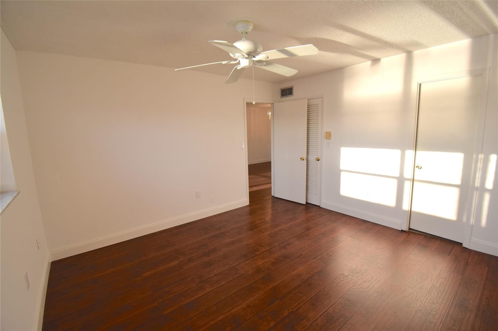 3051 Sunrise Lakes Drive 311 — photo 9