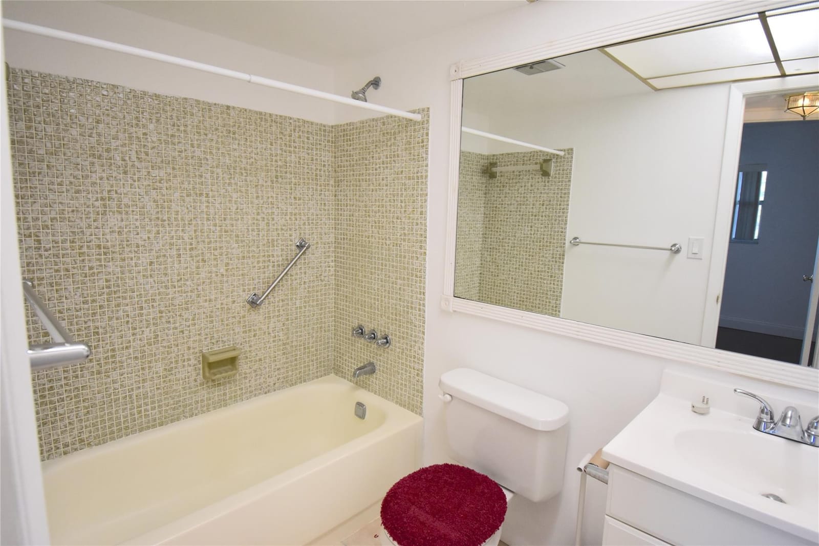 3051 Sunrise Lakes Drive 311 — photo 10