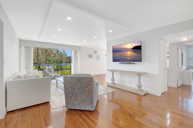1925 Bridgewood Drive, Boca Raton, FL 33434