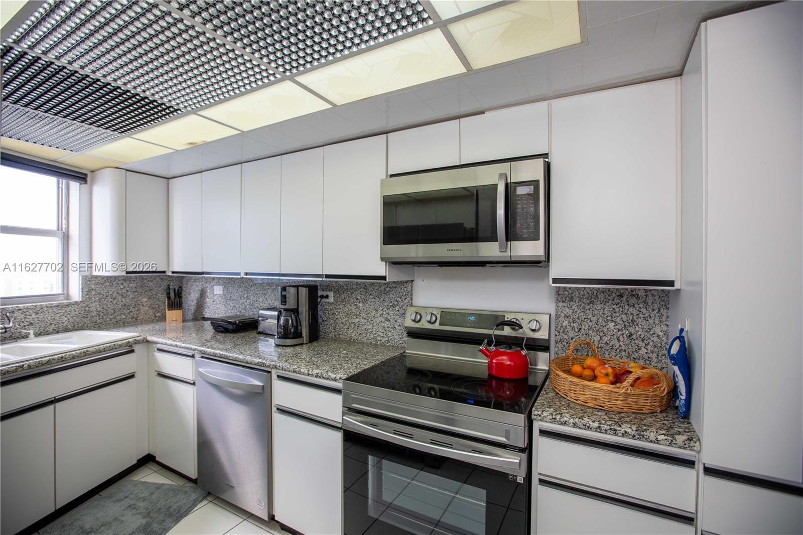 6039 Collins Avenue 1728 — photo 5
