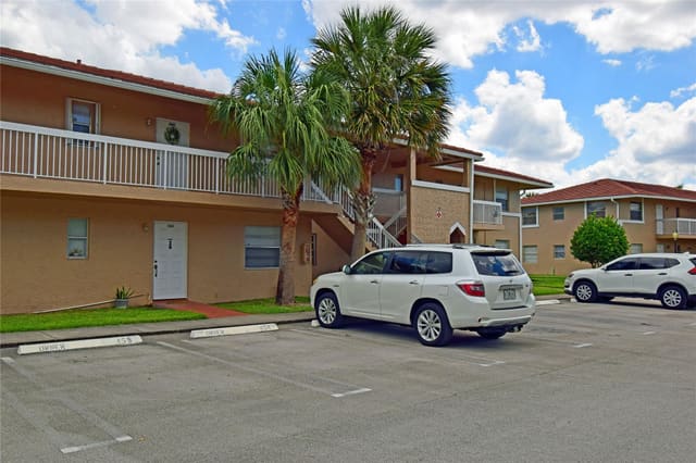 9942 Twin Lakes Drive 7-F, Coral Springs, FL 33071