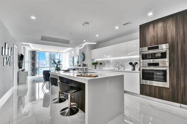 851 NE 1st Avenue 2112, sold in Paramount Miami Worldcente, Miami, FL