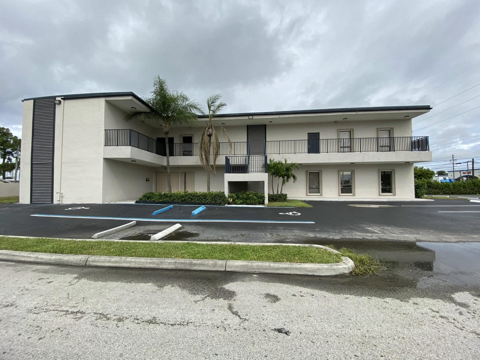 3141 S Military Trail 202, Lake Worth, FL 33463