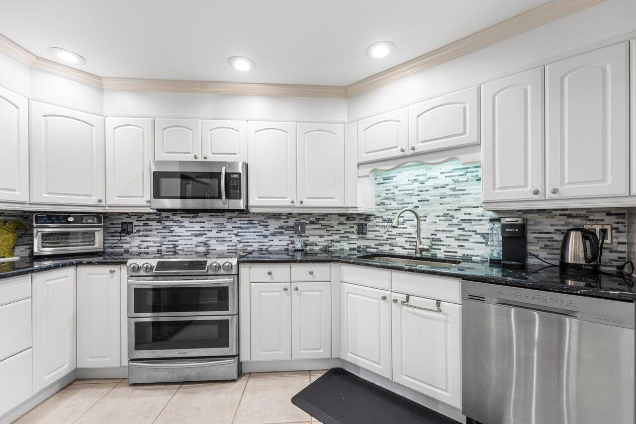297 Seabreeze Circle, Jupiter, FL 33477 photo 11