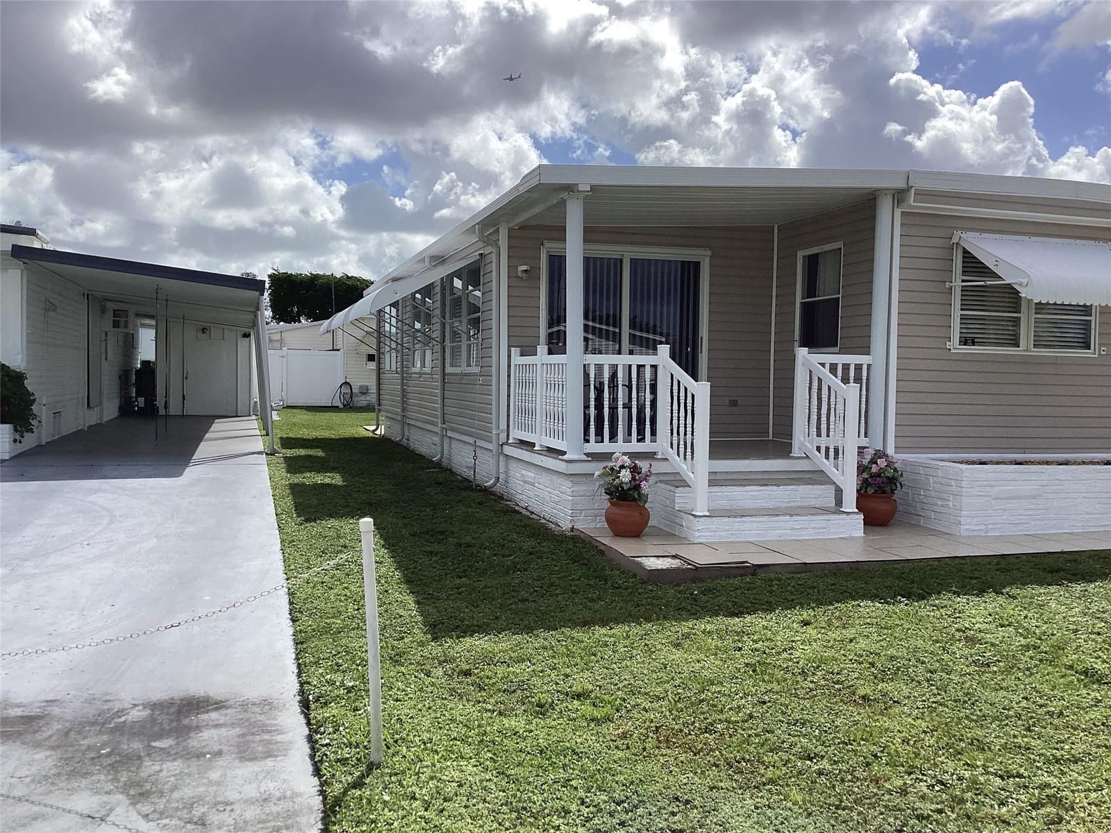 8550 SW 22nd Street, Davie, FL 33324