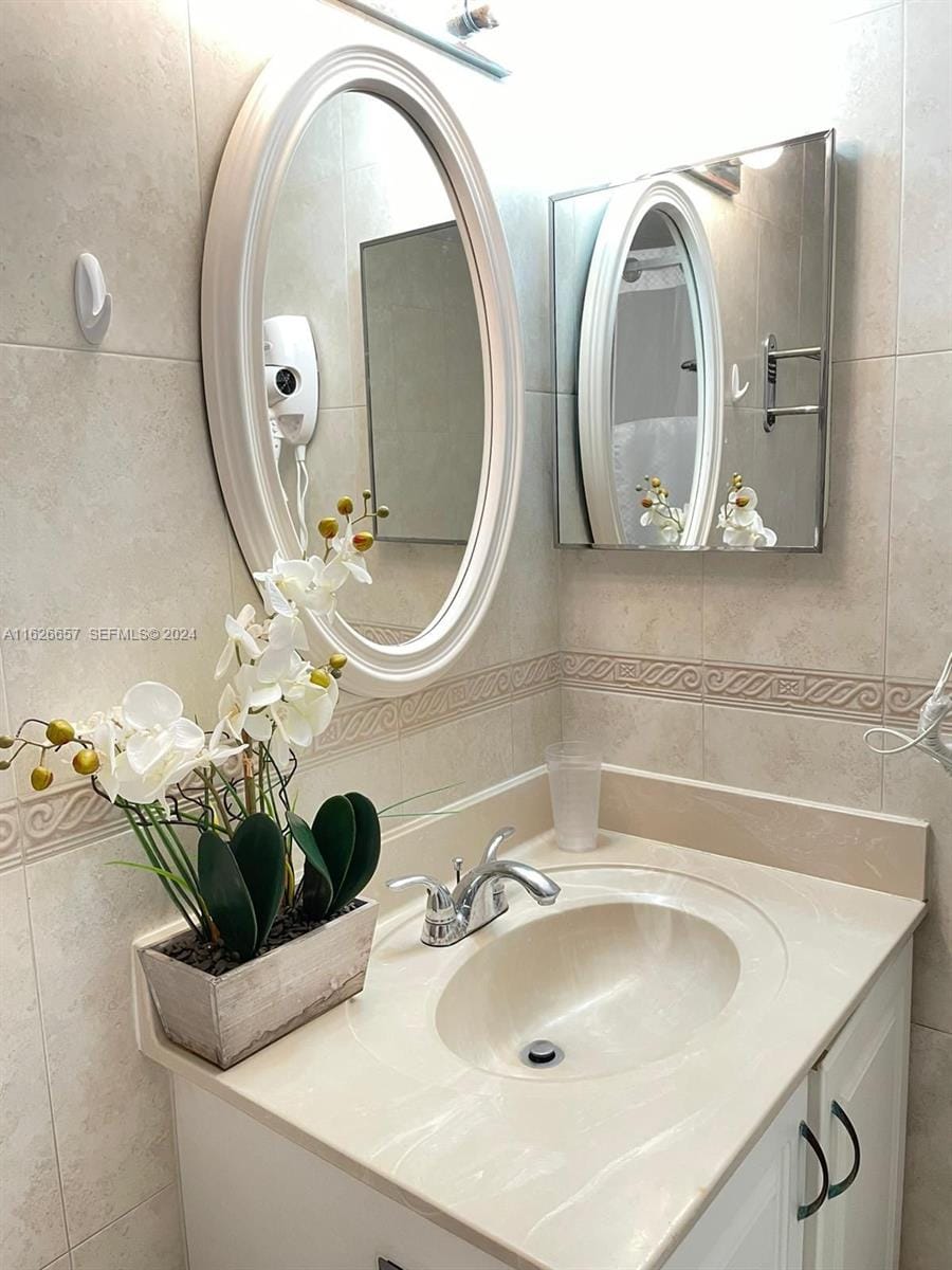 19201 Collins Avenue 640, Sunny Isles Beach, FL 33160 photo 9