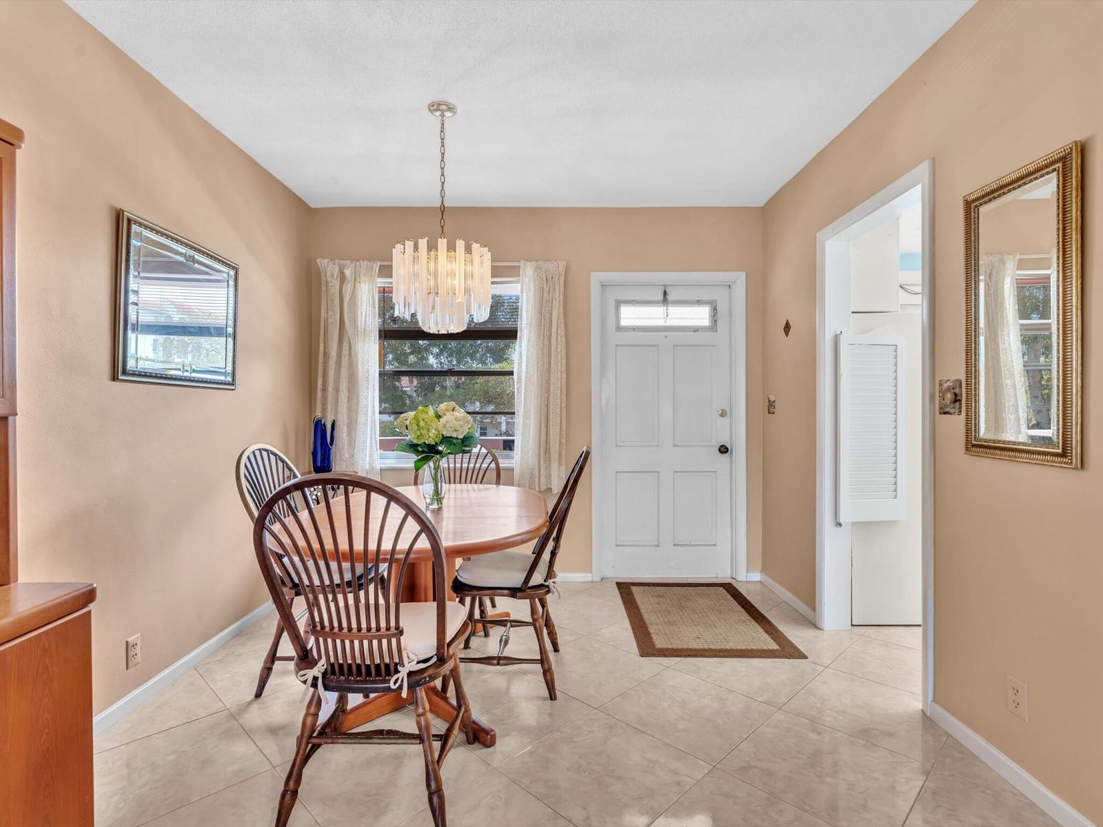 300 NE 20th Street 605 — photo 3