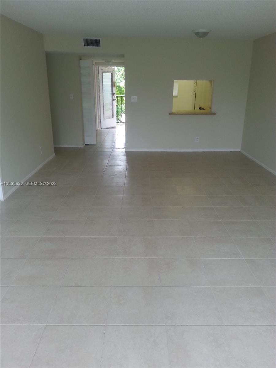 8411 Lagos De Campo Boulevard 303U — photo 3