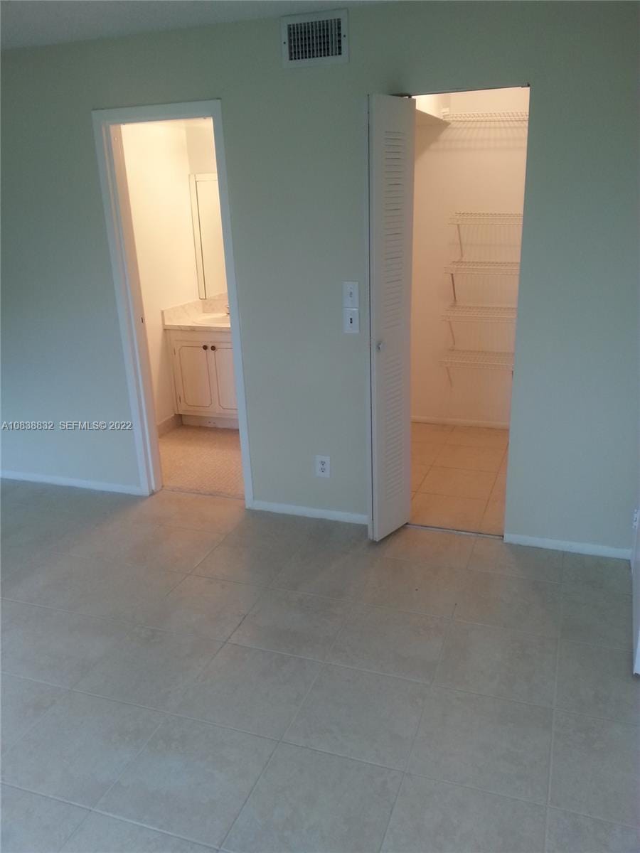 8411 Lagos De Campo Boulevard 303U — photo 6