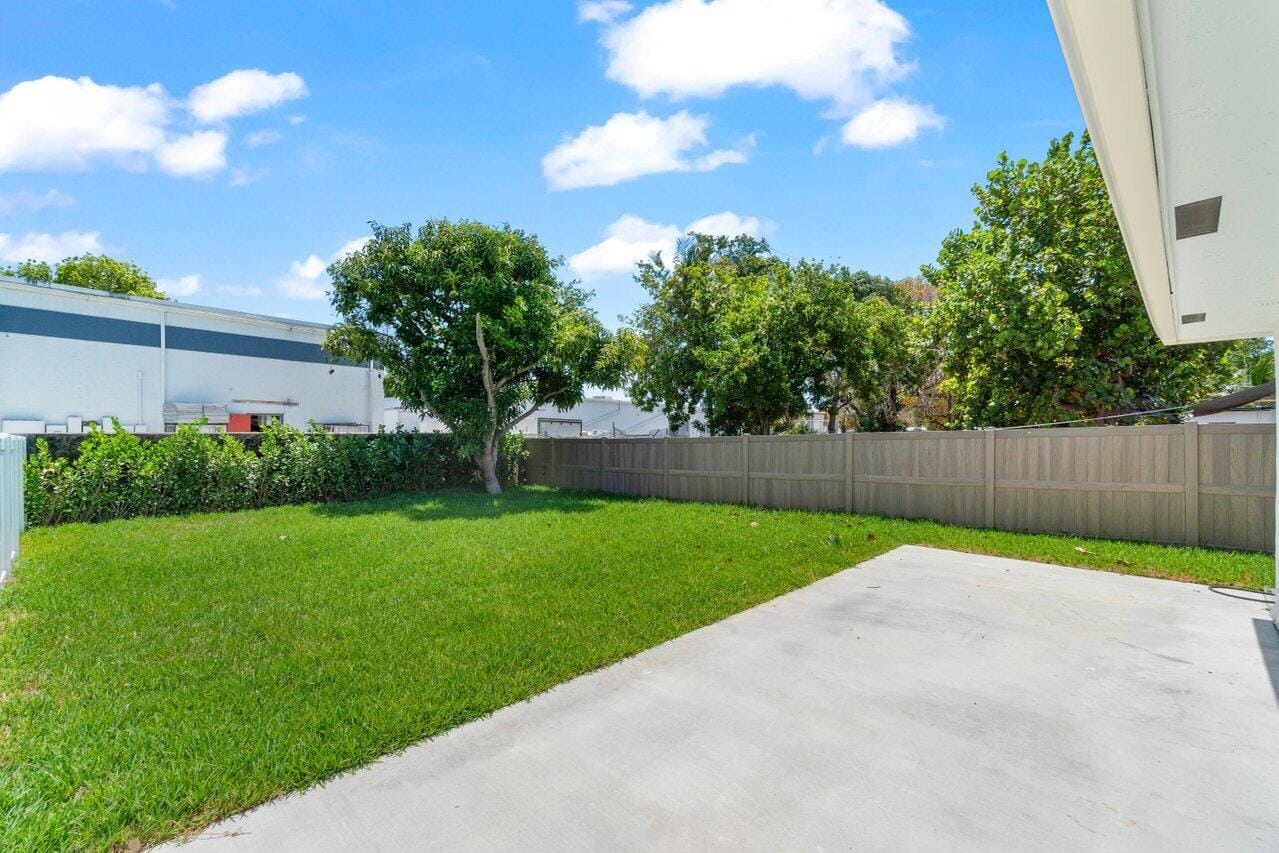 4498 NW 2nd Avenue, Boca Raton, FL 33431 photo 18