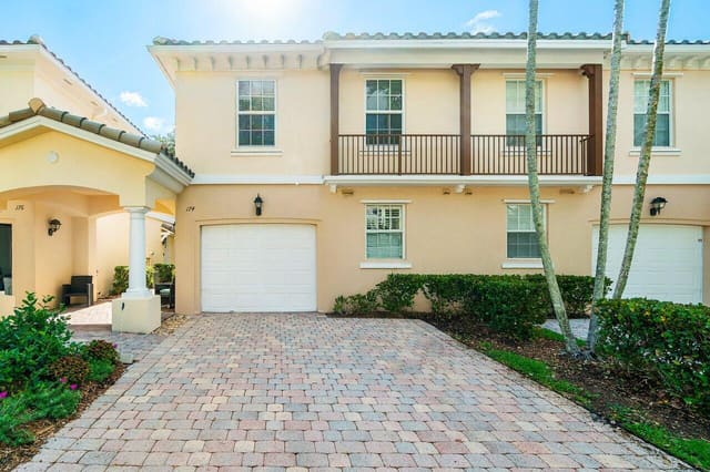 174 Santa Barbara Way Way, Palm Beach Gardens, FL 33410