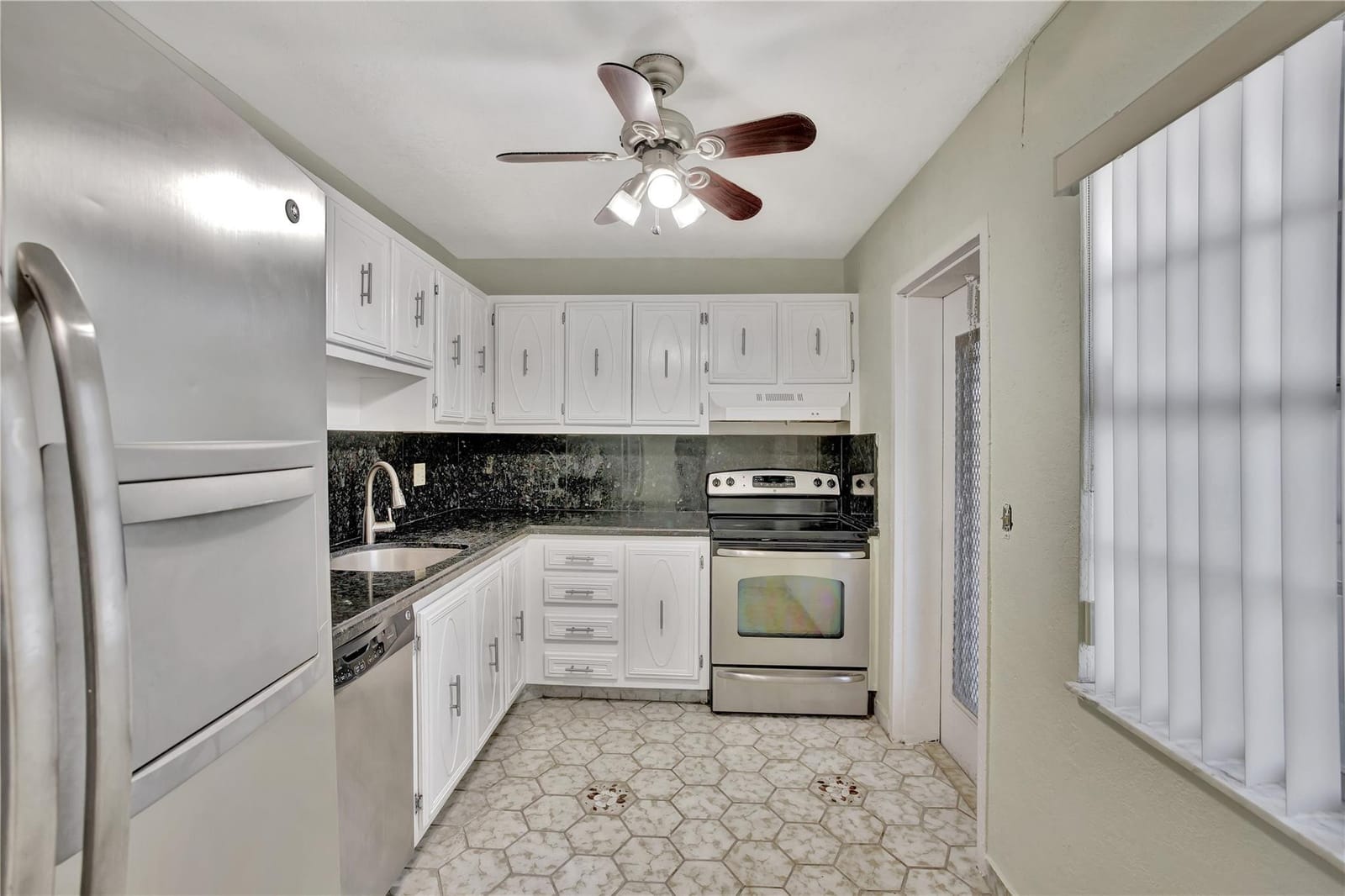 4050 NW 42nd Avenue 312 — photo 7