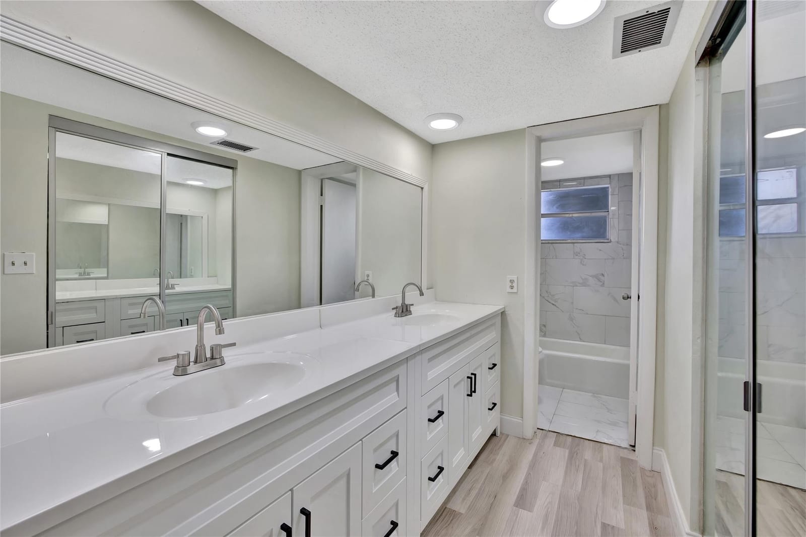 4050 NW 42nd Avenue 312 — photo 9